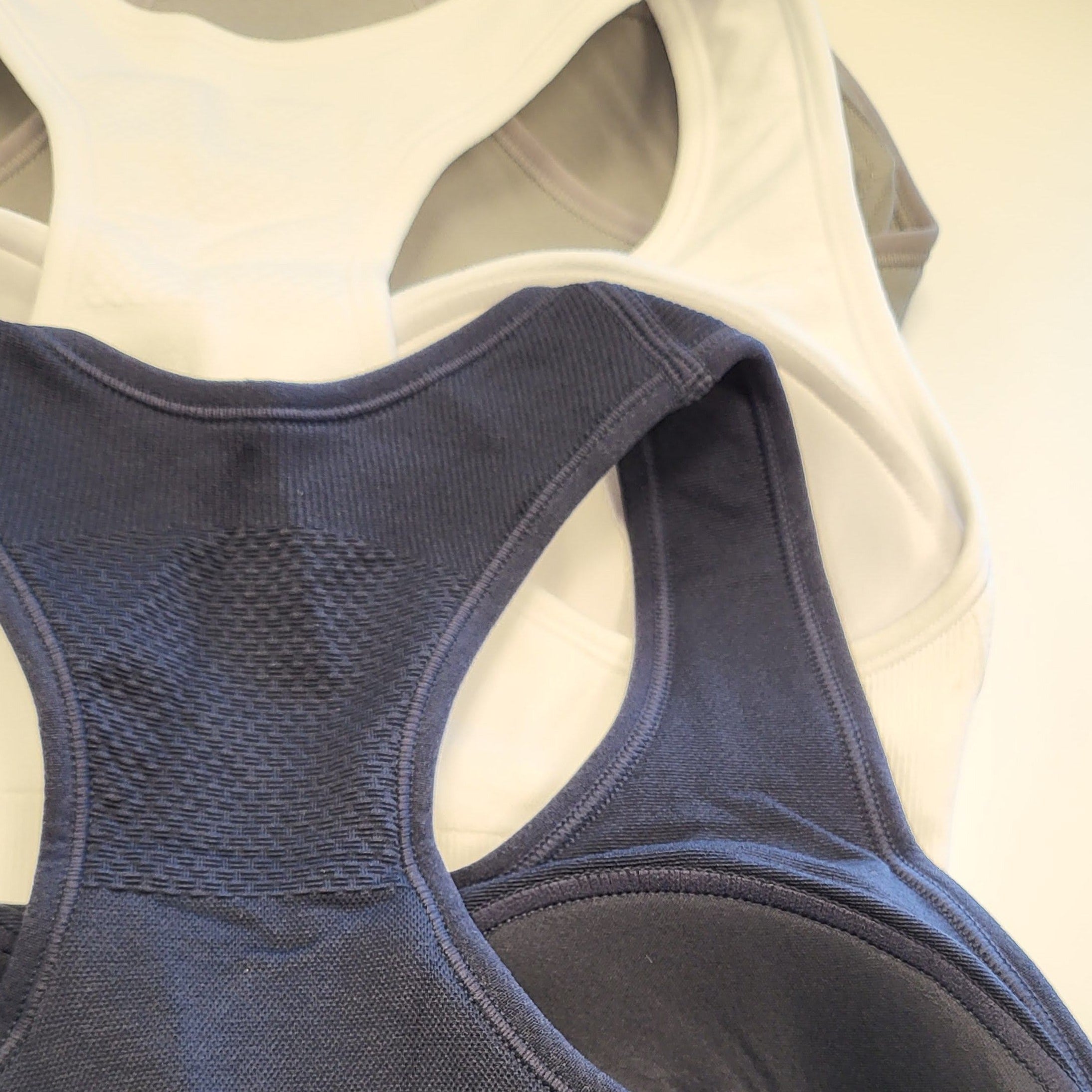 The Seamless Sports Bra (Sewn In Pads)